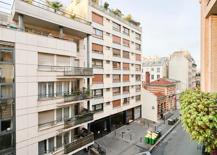 Le Spacieux - A Bastille - 22Mb باريس